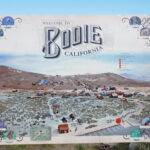Insegna all'ingresso della ghost town di Bodie - California
