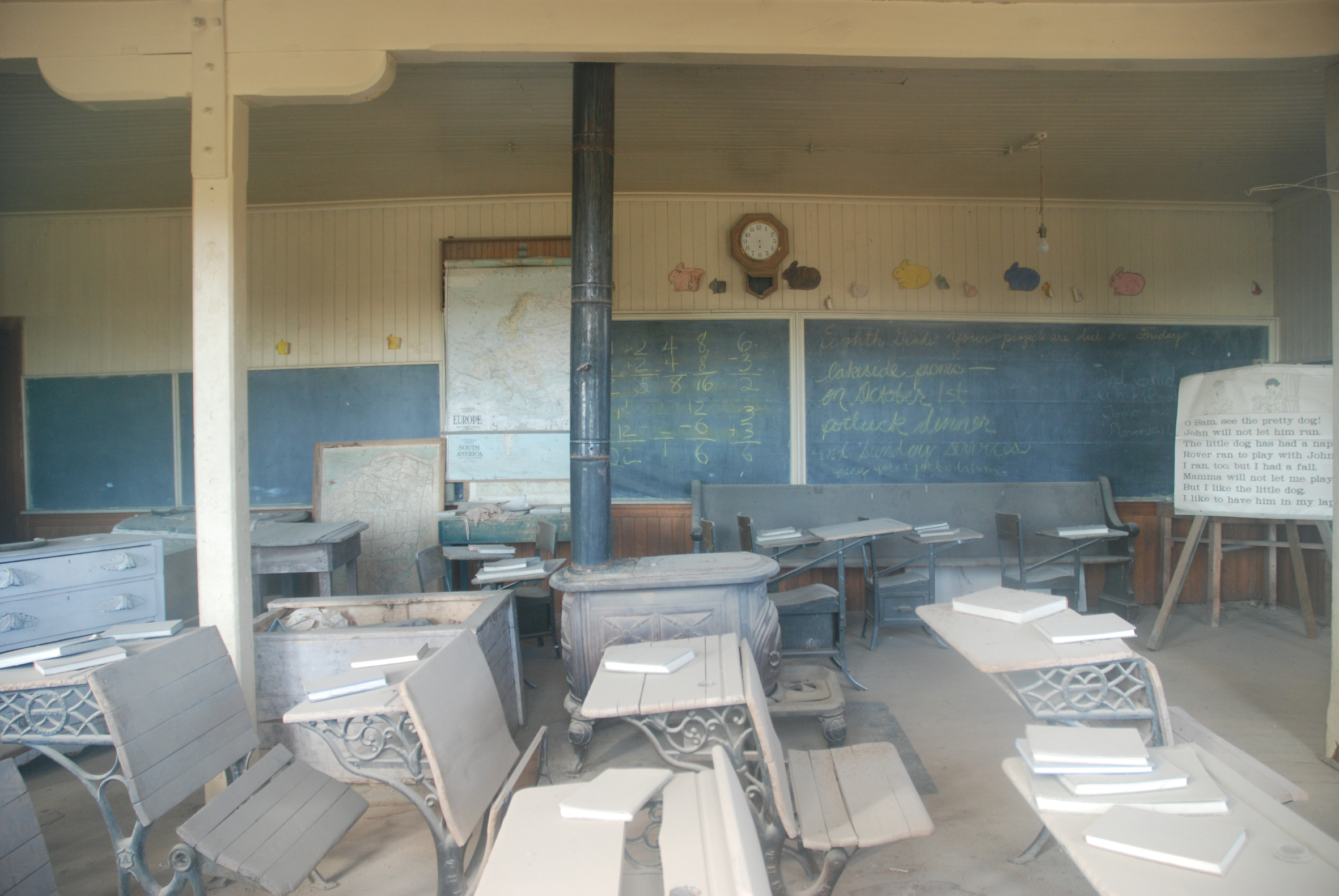 School - scuola - Bodie Ghost Town - California