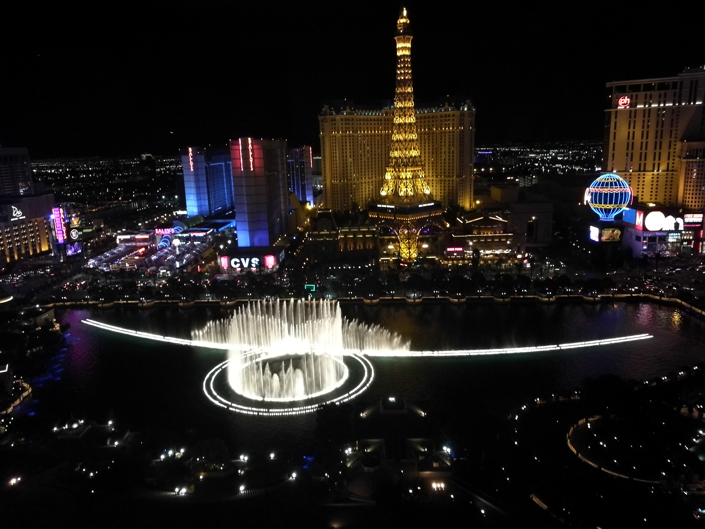 Las Vegas Strip by night dalla camera Fountain View del Bellagio