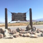 Cartello di ingresso del campo di concentramento di Manzanar- California
