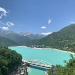 Panorama sul lago di Barcis dalla piattaforma panoramica sul sentiero del Dint